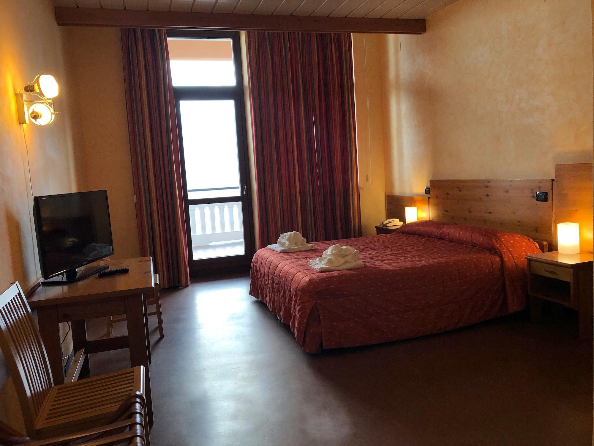 Pracatinat Hotel & Restaurant Fenestrelle Eksteriør bilde