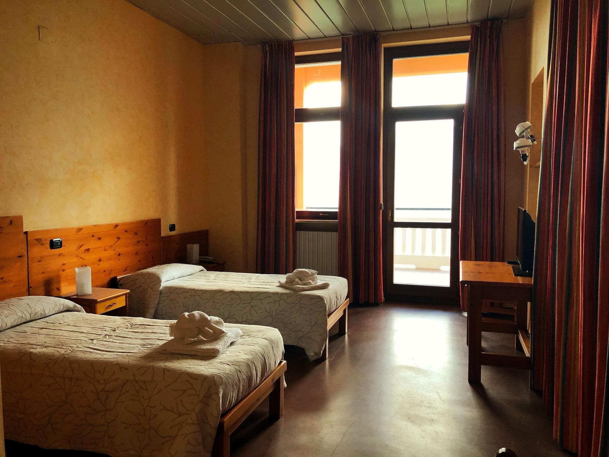 Pracatinat Hotel & Restaurant Fenestrelle Eksteriør bilde