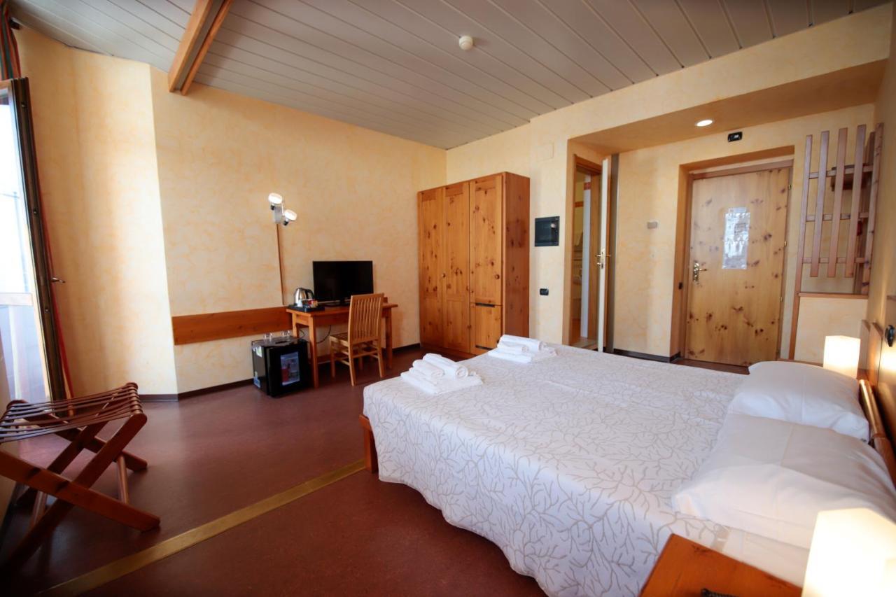 Pracatinat Hotel & Restaurant Fenestrelle Eksteriør bilde