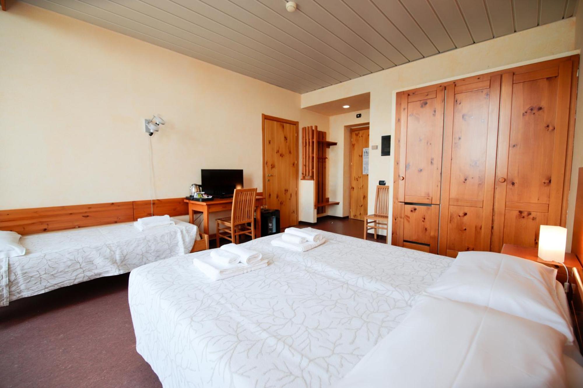 Pracatinat Hotel & Restaurant Fenestrelle Eksteriør bilde