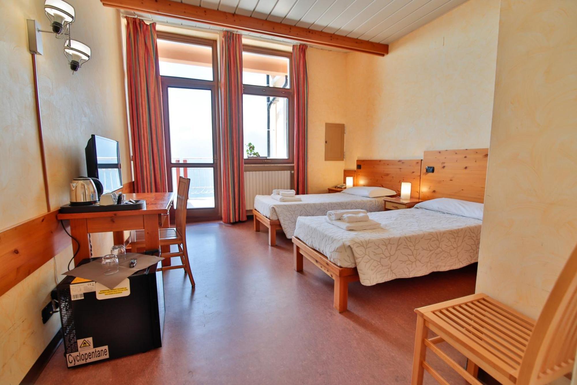 Pracatinat Hotel & Restaurant Fenestrelle Eksteriør bilde