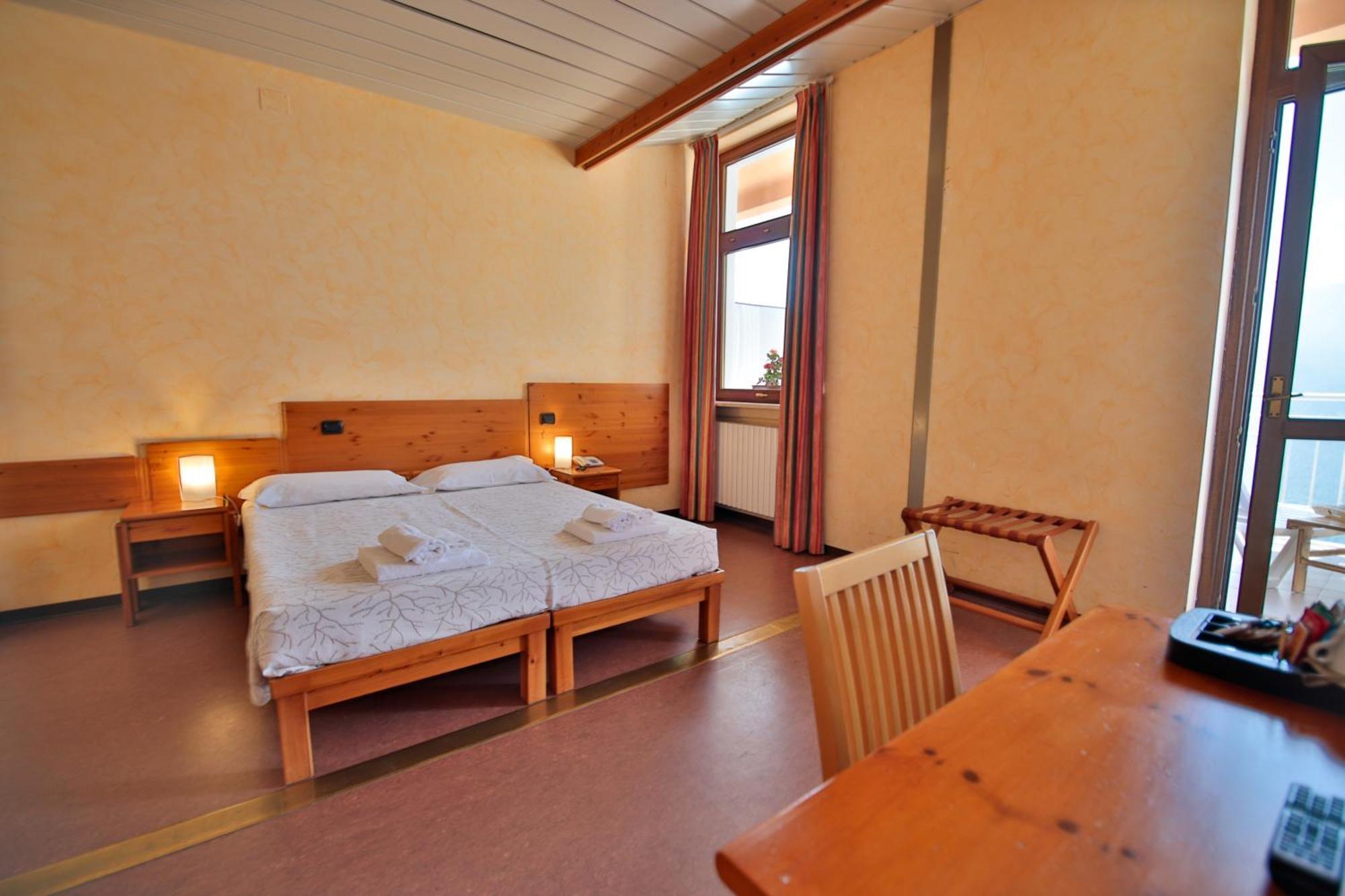 Pracatinat Hotel & Restaurant Fenestrelle Eksteriør bilde