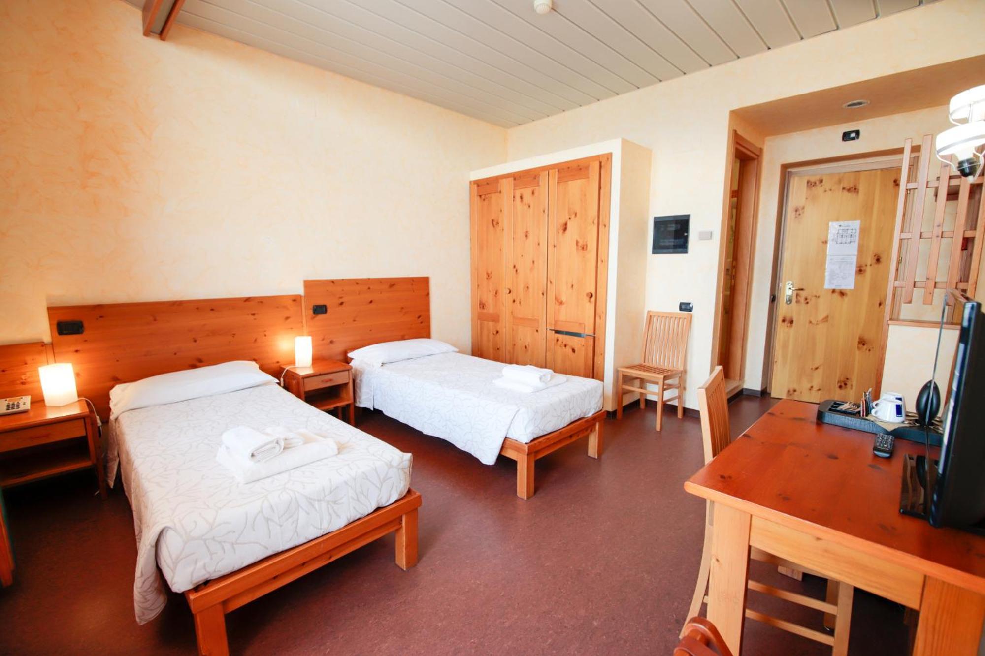 Pracatinat Hotel & Restaurant Fenestrelle Eksteriør bilde